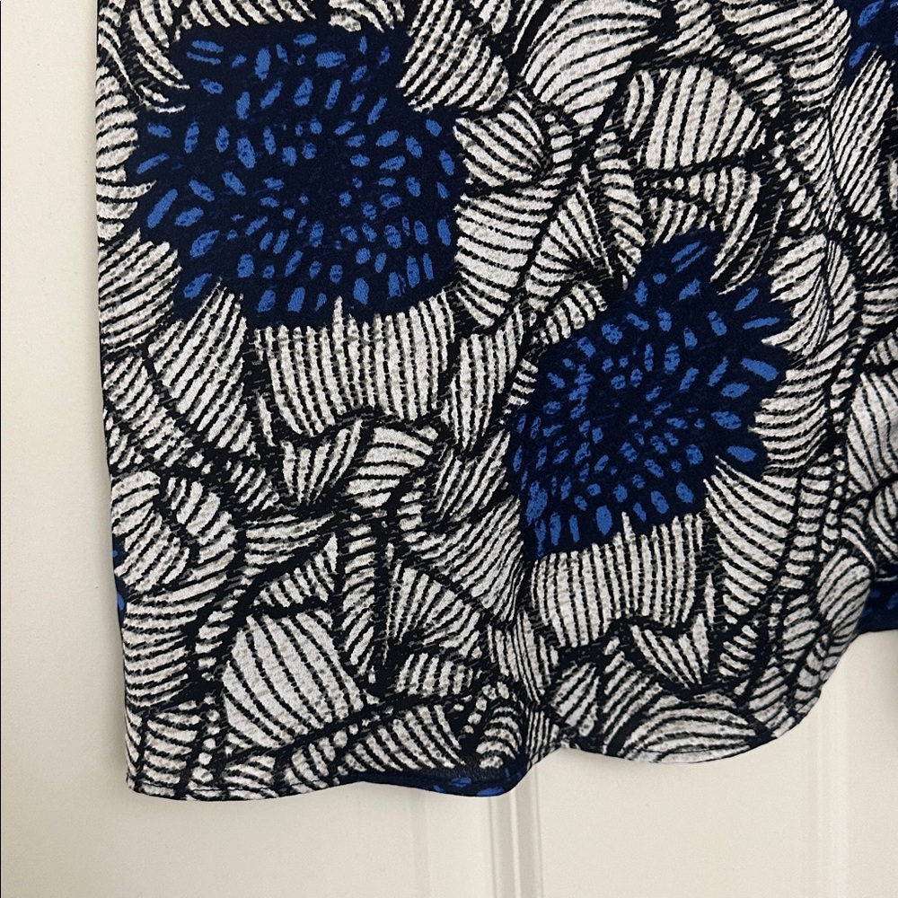 Nic+Zoe Petal Bloom Top Blue/Black Floral Size 1X EUC - Picture 5 of 12